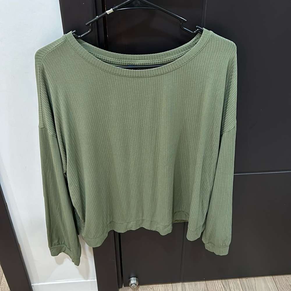 Lounge long sleeve shirt. Old navy. Olive Green. Size Medium.